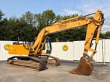 2000 Liebherr R924HDSL Litronic crawler excavator, side view