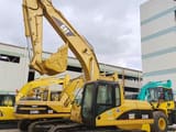 2018 Caterpillar 320C crawler excavator, front three-quarter view