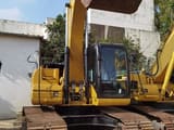 Escavatore cingolato Caterpillar 320D del 2018, vista frontale