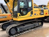Pelle sur chenilles Komatsu PC200-8 de 2024, vue latérale