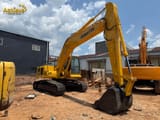 Komatsu PC220-8 paletli ekskavatör, yandan görünüm