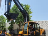Hyundai 225LC-9T crawler excavator, side view