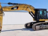 2016 Caterpillar 352F crawler excavator side view