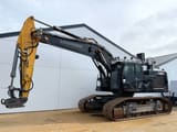 2020 Liebherr R930 LC V crawler excavator, side view