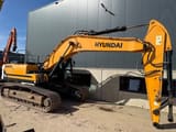 2016 Hyundai HX380L crawler excavator, side profile view