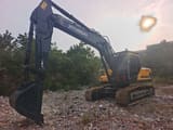 2025 Hyundai HX225HD crawler excavator, side profile view