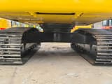 2022 Komatsu PC200-8 Raupenbagger Fahrwerksansicht