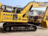 2022 Komatsu PC200-8 koparka gąsienicowa, widok z boku