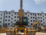 2020 Caterpillar 320D Raupenbagger, Frontansicht mit Sumpfbaggerketten