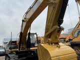 Escavadora de rastos Caterpillar 320D2 de 2019, vista frontal a três quartos