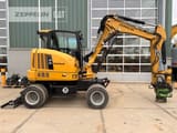2019 Zeppelin ZM70 wheel excavator side view