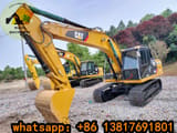 Excavator pe șenile Caterpillar 320DL din 2023, vedere frontală trei sferturi