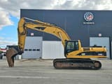 2005 Caterpillar 330CL crawler excavator, side view