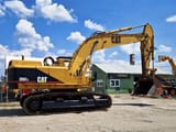1995 Caterpillar 350L crawler excavator side view