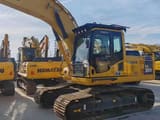 Escavatore cingolato Komatsu PC200-8 del 2022, vista laterale
