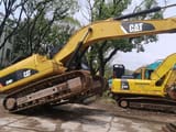 2018 Caterpillar 320D2 rupsgraafmachine zijaanzicht