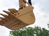 Крупный план ковша экскаватора 2024 Caterpillar 320D2