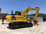 Escavatore cingolato Komatsu PC220-8 del 2023, vista posteriore tre quarti