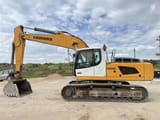 2016 Liebherr R926 LC crawler excavator, side view