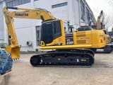 Excavatrice sur chenilles Komatsu PC220-8 de 2023, vue de profil