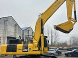 Komatsu PC400 crawler excavator, side profile view