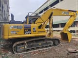 Pelle sur chenilles Komatsu PC200-8 de 2022, vue de profil