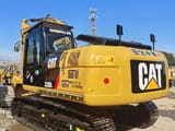 2023 Caterpillar 320DL paletli ekskavatör, arka üç çeyrek görünüm