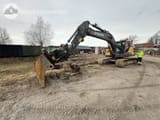 2018 Volvo EC220EL crawler excavator, side profile view