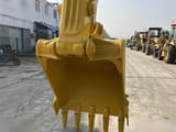 Escavatore cingolato Komatsu PC220-8 del 2022, vista benna