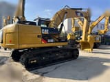 Escavadora de rastos Caterpillar 320D2L de 2020, vista traseira a três quartos