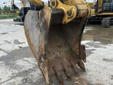 2018 Caterpillar 320 crawler excavator bucket close-up