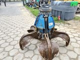 2003 Fuchs MHL340 material handler orange peel grapple attachment
