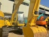 Escavadora de rastos Komatsu PC200-8 de 2018, vista frontal-lateral