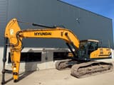 2016 Hyundai HX380L crawler excavator, side view