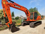 2020 Doosan 225LC crawler excavator, side profile view
