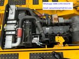Escavadora de rastos Komatsu PC220-8 de 2023, vista do compartimento do motor