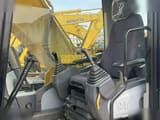 2024 Caterpillar 320D Raupenbagger Innenansicht