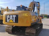 Excavadora de orugas Caterpillar 320D2 2023, vista trasera de tres cuartos