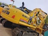 2024 Komatsu PC220-8 Raupenbagger, Ansicht von hinten-dreiviertel