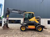 2015 Volvo EWR150E wheel excavator side view