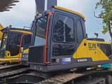 2016 Volvo EC290 crawler excavator, side view of cab