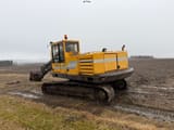 1993 Åkerman EC200 crawler excavator, rear three-quarter view