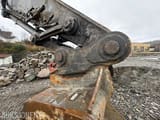2015 Volvo EC250EL excavator bucket linkage detail