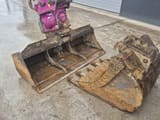 2012 Takeuchi TB1140 excavator attachments