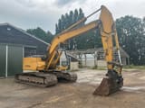 2000 Kato HD823LC crawler excavator, side view