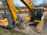 2018 Liebherr R926 crawler excavator, front three-quarter view