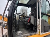 2018 Liebherr A910 COMPACT LITRONIC wheel excavator cab interior view
