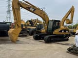 Pelle sur chenilles Caterpillar 320CL 2024, vue latérale