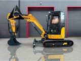 Gorila G40S I PRO CAB mini excavator side view