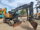 2016 Volvo LG670BM wheel excavator, side profile view
